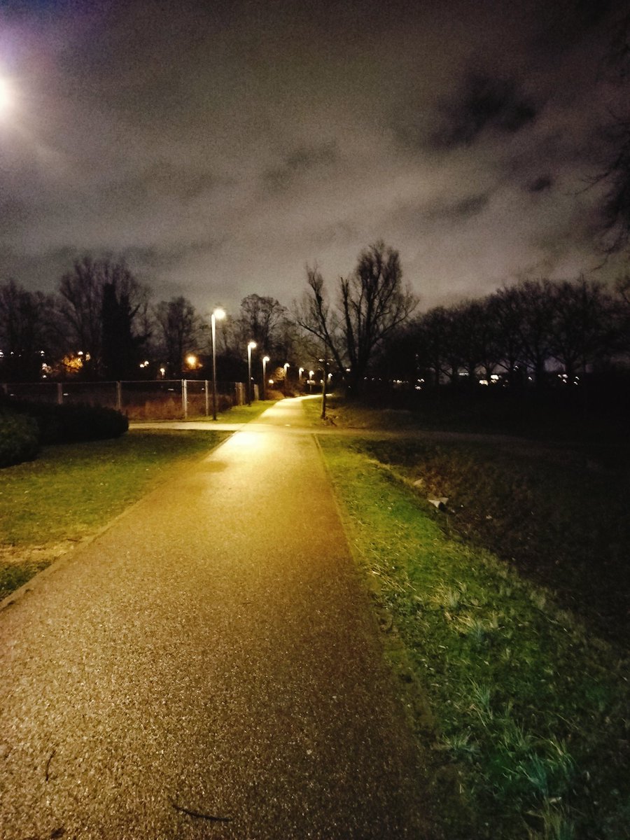 donearlenspry's tweet photo. 6k tempo #NewYear #MoreRunning https://t.co/zHUXdes800 https://t.co/3TTEeMppdG