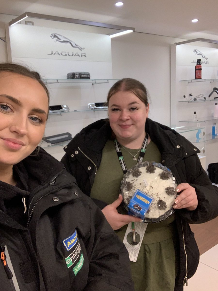 Starting the new year off right with Ash by marketing our local accounts and prospects within Crewe and to thank them for all their business from 2023 and continued business 🎊 Discussing all rental needs and requirements and what we have to offer 🤝