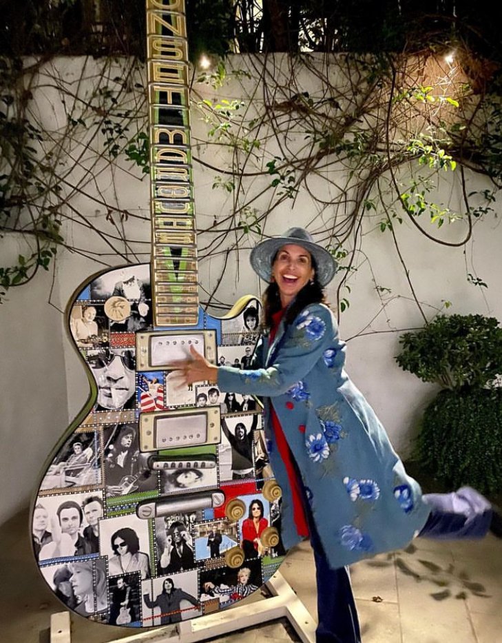 TasiaValenza's tweet photo. πSome of these #randomholidays seriously rockπ€ - as do some of my favorite #femaleartists like @officialheart, @TheBonnieRaitt, & @BonnieTOfficial π€ So rock out today to Women Who Rock!πΈWho are some of your fav mellifluous femmes? #WomenRockDay #rockon #2024rocks #ladylegends https://t.co/6t5XUBShdh