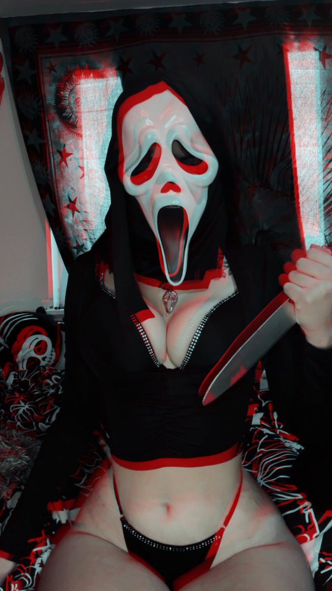 Imogen282's tweet photo. If you like horror girls come and follow my insta!!! 
horrorwh4rexox 
.
.
.
#insta #instagram #Horrorfam #HorrorCommunity #horror #horrormovies #ghostface #scream #Scream6 #ghostfacemask https://t.co/Oi7ingWq1s
