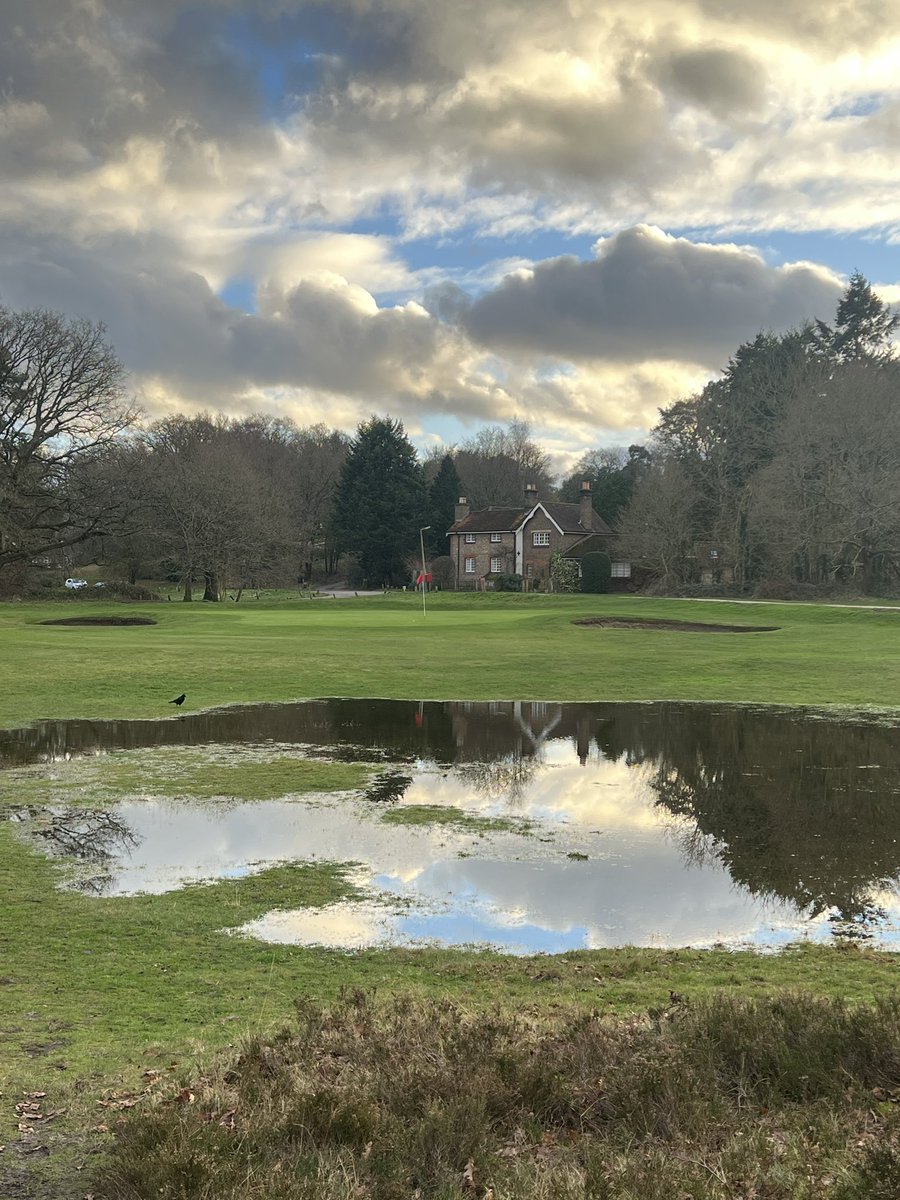 Lake on the 6th is back. Course playing well otherwise. Greens are very good @ReigateHeathGC #Reigate