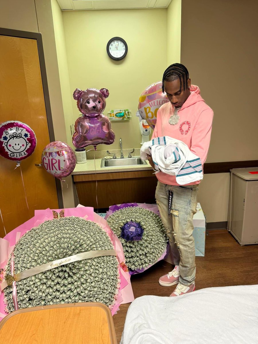 fentikior's tweet image. How my man better come 🥲