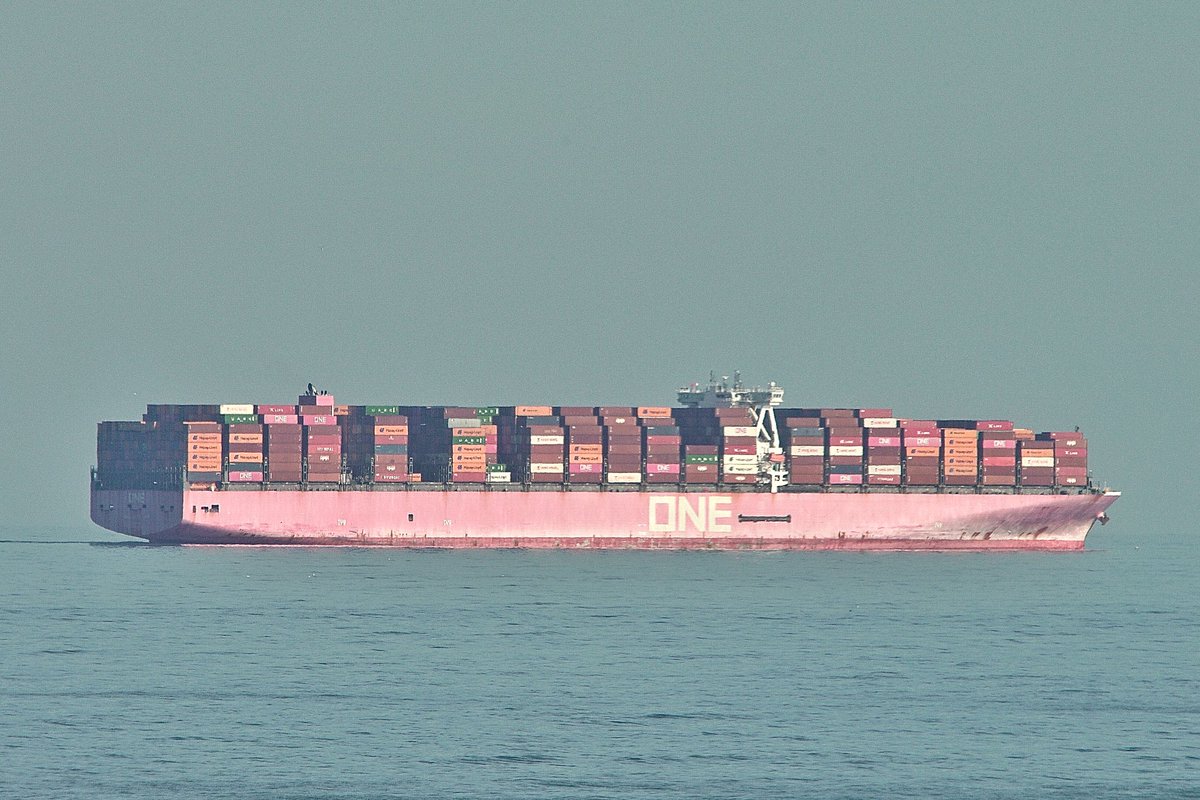 johnmorgan726's tweet photo. The ONE BLUE JAY, IMO:9741372 a 364 meter Bird-class #ContainerShip en route to Halifax, Canada @ONENorthAmerica sailing under the flag of @ONE_LINE_JAPAN π―π΅. #FoundONE #MagentaNotPink #OceanNetworkExpress #ONEBlueJay #AsONEWeCan #ShipsInPics https://t.co/Q6NK710GN8