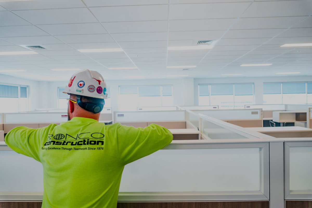 RoncoOmaha's tweet image. The 100K SF renovation at 180th Street and West Dodge Road is taking shape. The project's three floors are transforming into a fresh, new space for Prime Time Healthcare.

 #RoncoBuilt #construction #Omaha 
#OmahaNebraska
#TenantImprovment
