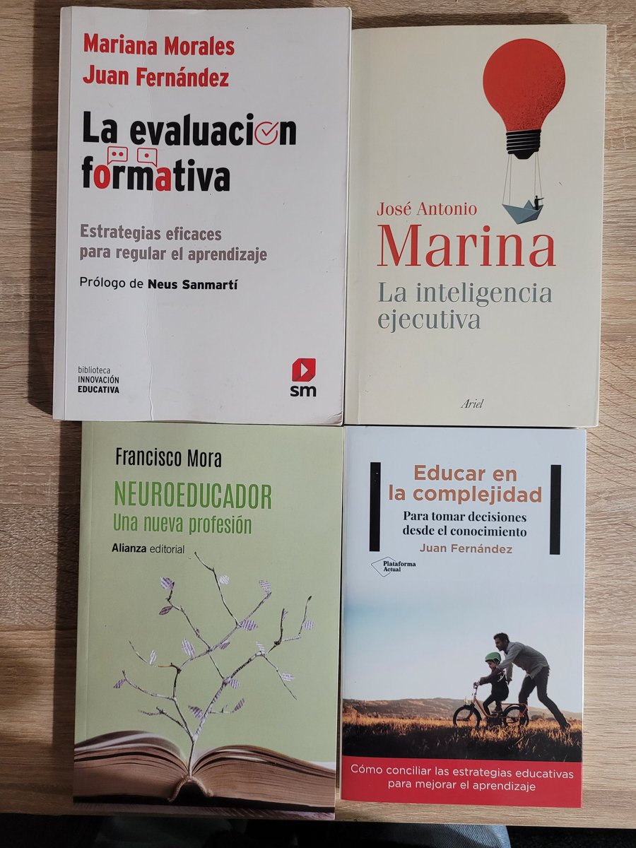 carmenhmar's tweet photo. ¿Llego tarde para pedirle a los Reyes más tiempo para leer? Es que esta Navidad solo he podido terminar el primero.
Por cierto, gracias @profesmadeinuk y @MarianaMorale19 por #LaEvaluaciónFormativa.
#soymaestra #megustaenseñar #megustaaprender https://t.co/E0eTcoTWcf