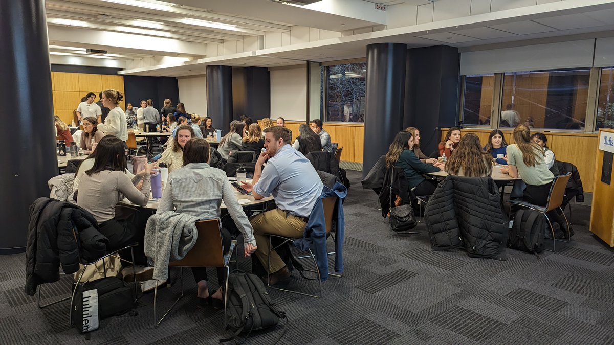 TuftsMedSchool's tweet image. 🎉 Welcoming the newest members of the Tufts University School of Medicine PA Program Class of 2026 on their first day of orientation! 🩺💙 #PAProgram @TuftsPAProgram
