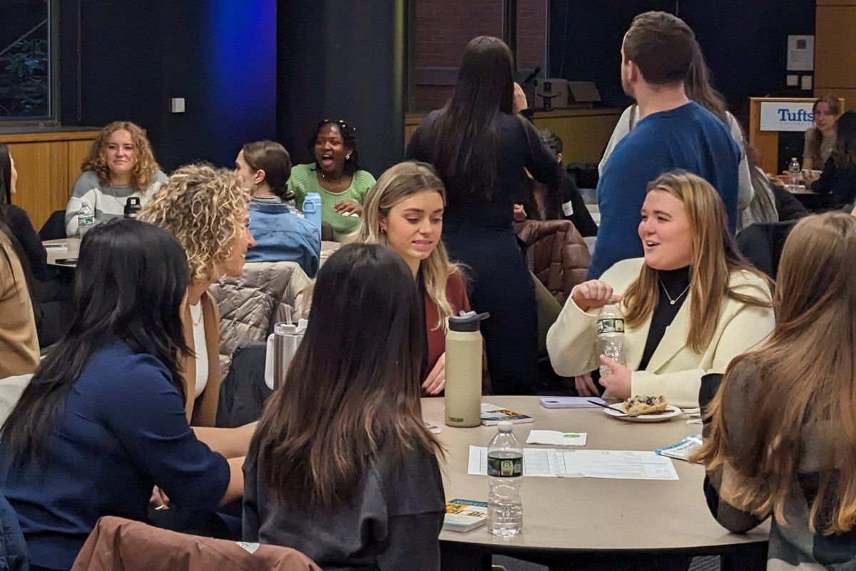 TuftsMedSchool's tweet image. 🎉 Welcoming the newest members of the Tufts University School of Medicine PA Program Class of 2026 on their first day of orientation! 🩺💙 #PAProgram @TuftsPAProgram