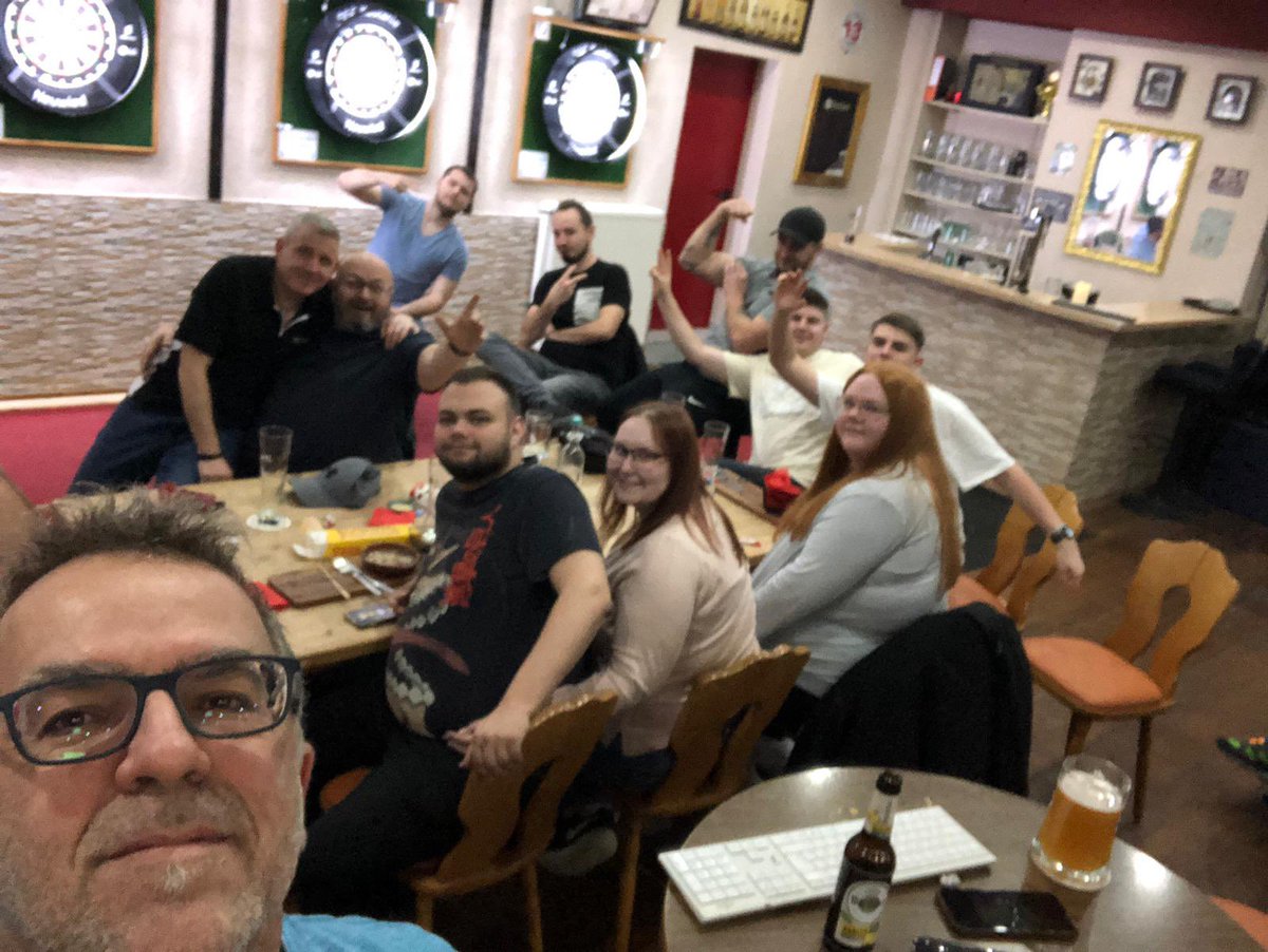 DSCKastanie's tweet photo. Grüße aus dem TaPasta in Neuwied #dartzn https://t.co/jMrjs65gys