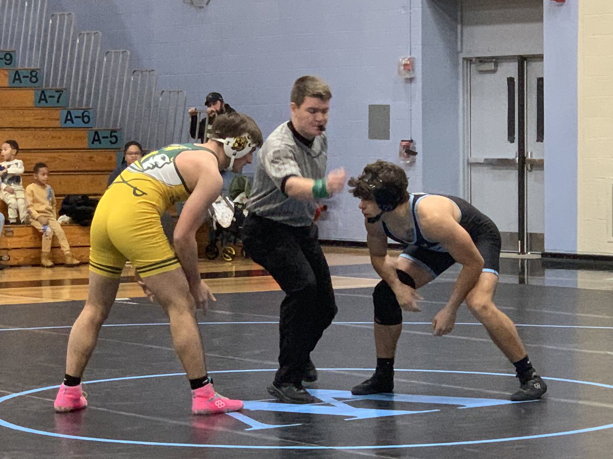 Here are some action shots from today’s non-conference Wrestling dual match against Elk Grove! The Warriors travel to East Leyden tomorrow (1/4) for a 10:00 AM WSC Gold Dual Match! #DubsUp @WarriorWrestli4 @WillowbrookHS1 @dkrausewb