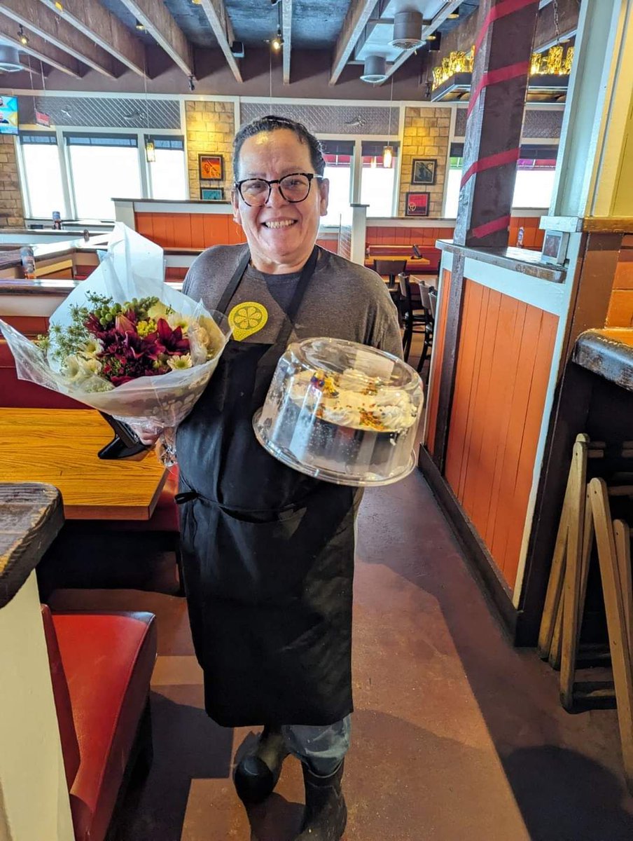clmassey11's tweet photo. 15 years with @Chilis and 51 years of age. Celebrate back to back months!!  This woman has seen me #chilisgrow at #teampowers. 🌶 ❤️  #milkshakes #dancingcow #bussertoprep #servertomp https://t.co/jvOAxVdl2r