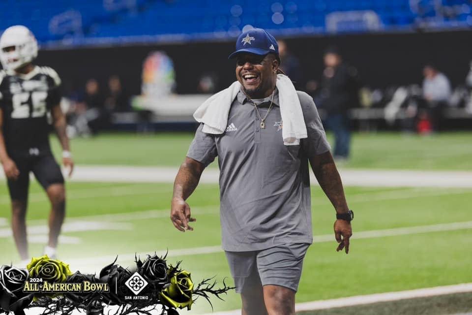 Good luck to Coach @SinqueTurner and West Team he will be coaching at the @AABonNBC. The contest will be broadcasted on @nbcchicago (Saturday, January 6th at 1:00 p.). @BroncoSociety @CPLAthletics @IHSFCA1 @WeAreAFCA @JiananShiCPSBoE @mikeclarkpreps @michaelsobrien @EDGYTIM