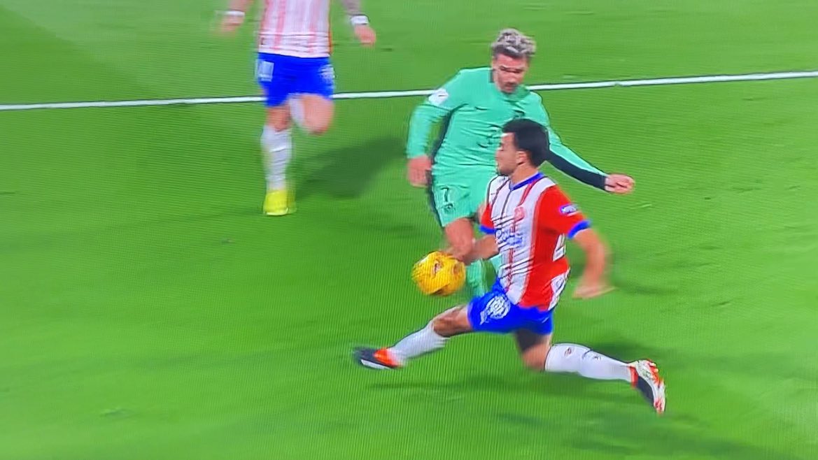 cesaar25__'s tweet photo. No es fútbol, es LaLiga. https://t.co/0RABX6JQCJ