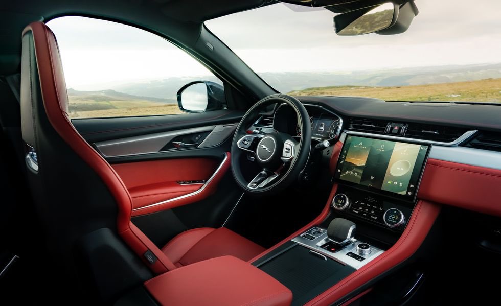 JagLandRoverWG's tweet image. Practical, spacious and luxurious 🏁 #FPACE 

#JaguarFPACE #TeamJaguar #SportSUV #SportyStyle #LuxurySUV #DreamCar #LuxuryInterior #DreamInterior #LuxuryInterior #LuxuryLife #LuxuryDrive #FamilySUV #FamilySize #FamilyCar #WinterCar