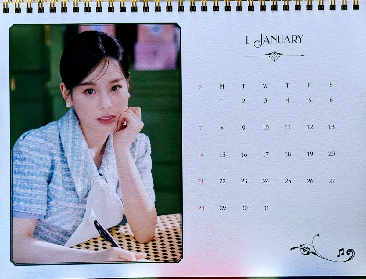 1031Shishiori's tweet photo. [NiziU日和]
🗓SEASON’S GREETINGS 2024 📸
   2024年の幕開けは🧡マコちゃん🧡
   今年は『世界へ羽ばたく元年』!?
   その優しい微笑みで見ている
   全ての人を包み込み、
   さあ🌍世界へ向けて take off！🌎
    🌈d494
#NiziU #ニジュー #니쥬 #WithU
#To_Us
#MAKO #마코
@NiziU__official https://t.co/Gjc3ur3P9a