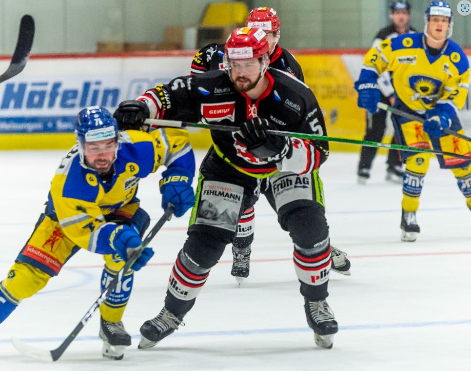 EHC Arosa mit ungefährdetem Sieg

Die Aroser setzen sich problemlos in der vierten Cup-Qualifikationsrunde 24/25 auswärts gegen Frauenfeld mit 6:2 durch. 

Aroser Torschützen: 2x Portmann, Bandiera, Misani, Tschudi, Schommer

Hopp Arosa!
