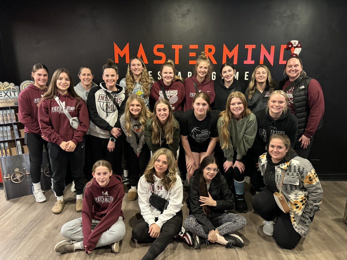 MarengoGBB's tweet photo. Varsity enjoyed some fun team bonding at an escape room. Both groups made it out before time ran out! https://t.co/m3JVzRmOVU