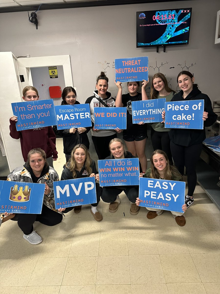 MarengoGBB's tweet photo. Varsity enjoyed some fun team bonding at an escape room. Both groups made it out before time ran out! https://t.co/m3JVzRmOVU