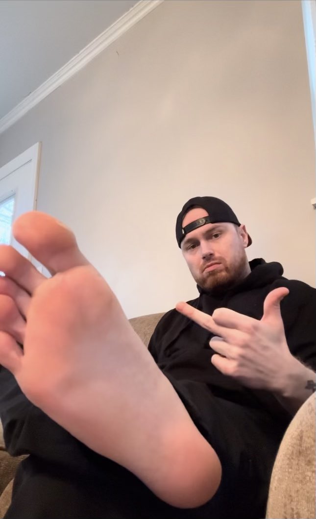 USMasterCleetus's tweet photo. Repost these feet, help build my following! Like if you’d kiss the soles of my feet #prisonFeet #feetworshi̇p #AlphaMaleFeet #findomfeet https://t.co/Ojks0Wnhqn