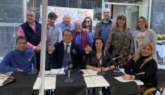 Amigo, cuantos años compartiendo escenario contigo!!! Un genio Y GRANDE del humor, y del chiste! Inesperadisimo, siempre estarás con nosotros.
Fuerza para tus hijos 
🤍D. E. P 🤍