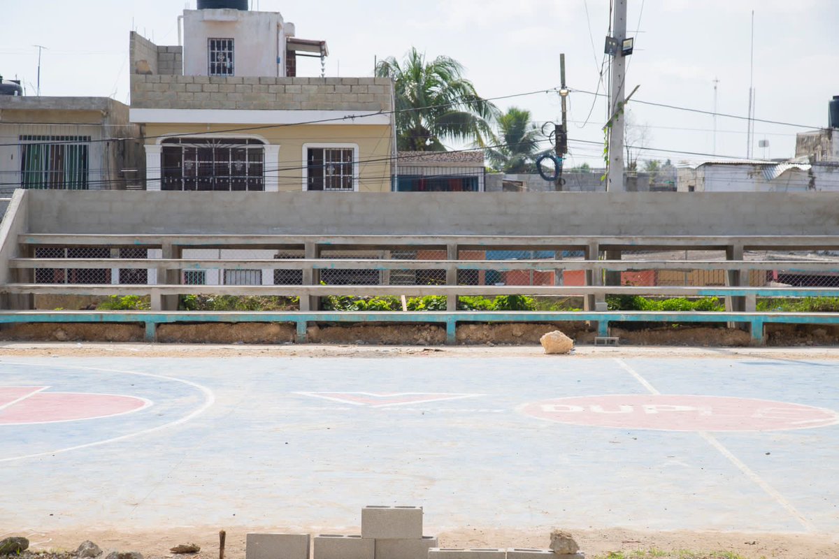 AlcaldiadeSDN's tweet photo. Muy pronto, la juventud de La Casita Duplex en #LosGuaricanos contará con una nueva y cómoda cancha deportiva, que el alcalde Carlos Guzmán dispuso se entregara lo más pronto posible ⛹🏽‍♂️⛹🏼‍♀️⛹🏿 https://t.co/cO9NpTSvrJ
