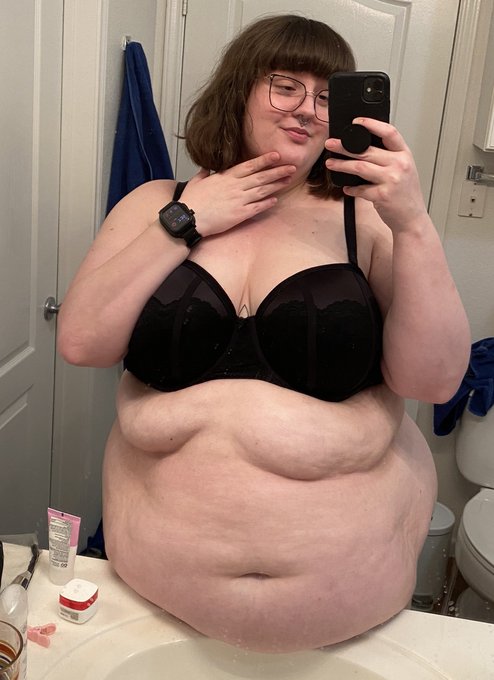 Guess how tall I am? https://t.co/lvsnGqzeG4