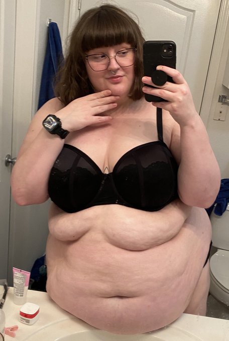 Guess how tall I am? https://t.co/lvsnGqzeG4