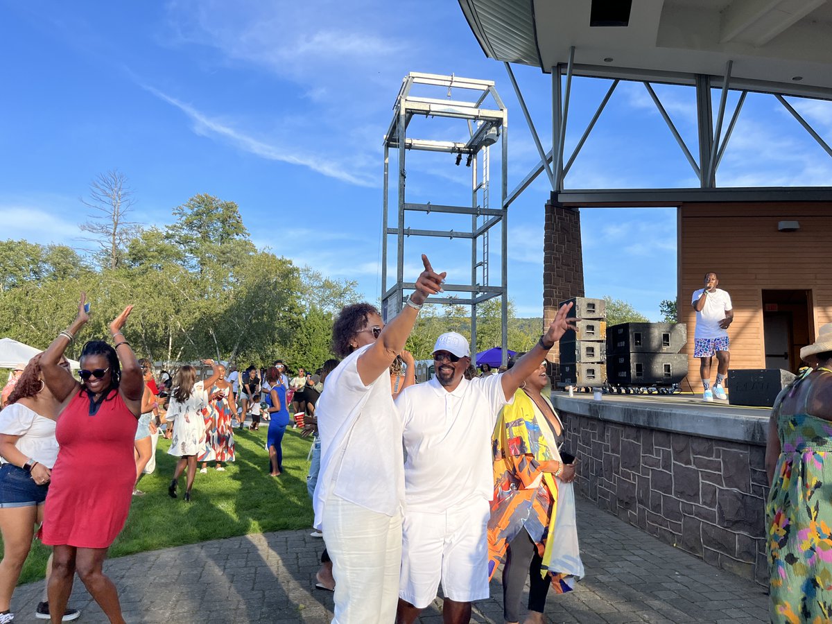 📸 Photo of the day: <a href="/JuneArcher/">June Archer</a>’s I Love Music Fest | September 2023

❤️ What (or who) do YOU love? Tell us in the comments!

#HappyValentinesDay #simsburymeadows #simsburyct #throwback #liveevents #livemusic #community #supportlocal
