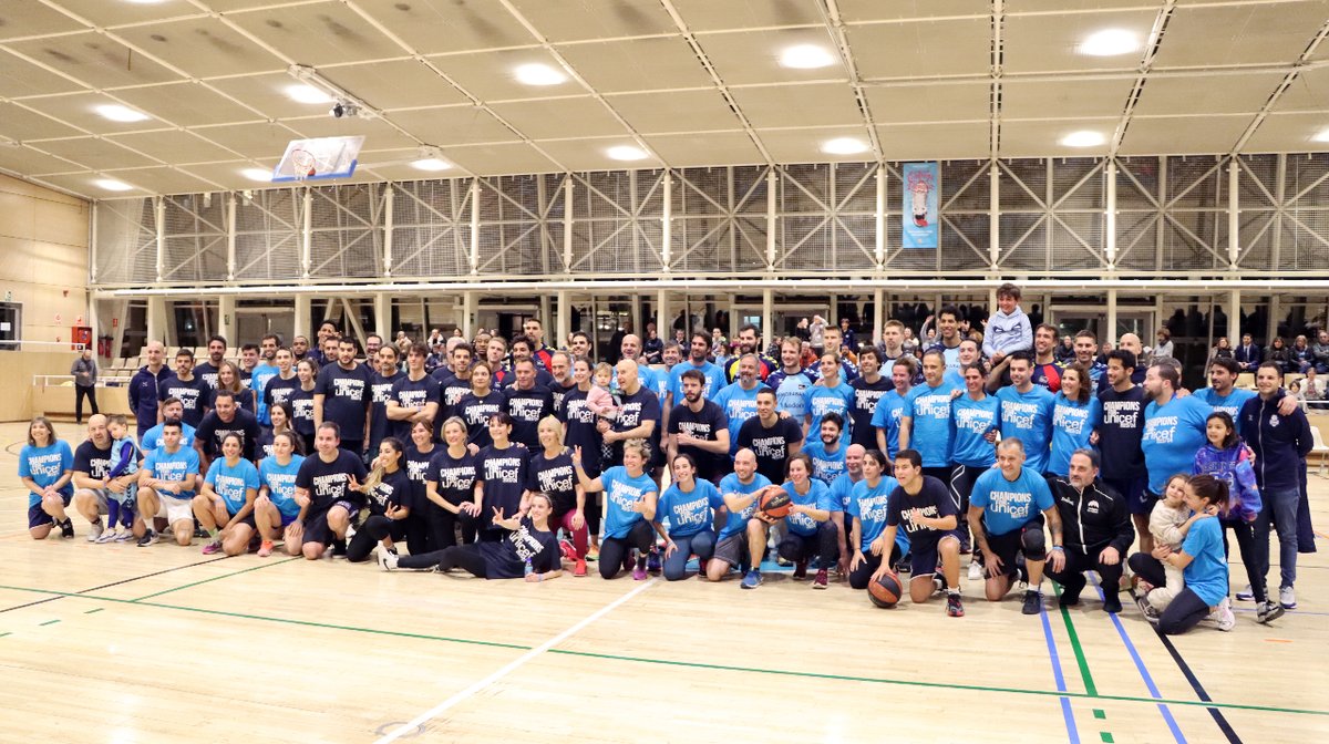 💙 Avui hem demostrat que quan es tracta de solidaritat tots juguem al mateix equip!

🏀 Hem participat al partit de bàsquet solidari #ChampionsForUnicef organitzat per <a href="/morabancandorra/">MoraBanc Andorra</a>.

🤗 L'objectiu? Col·laborar amb <a href="/unicefandorra/">Unicef_ComitèAndorra</a> per ajudar als seus inspiradors projectes.