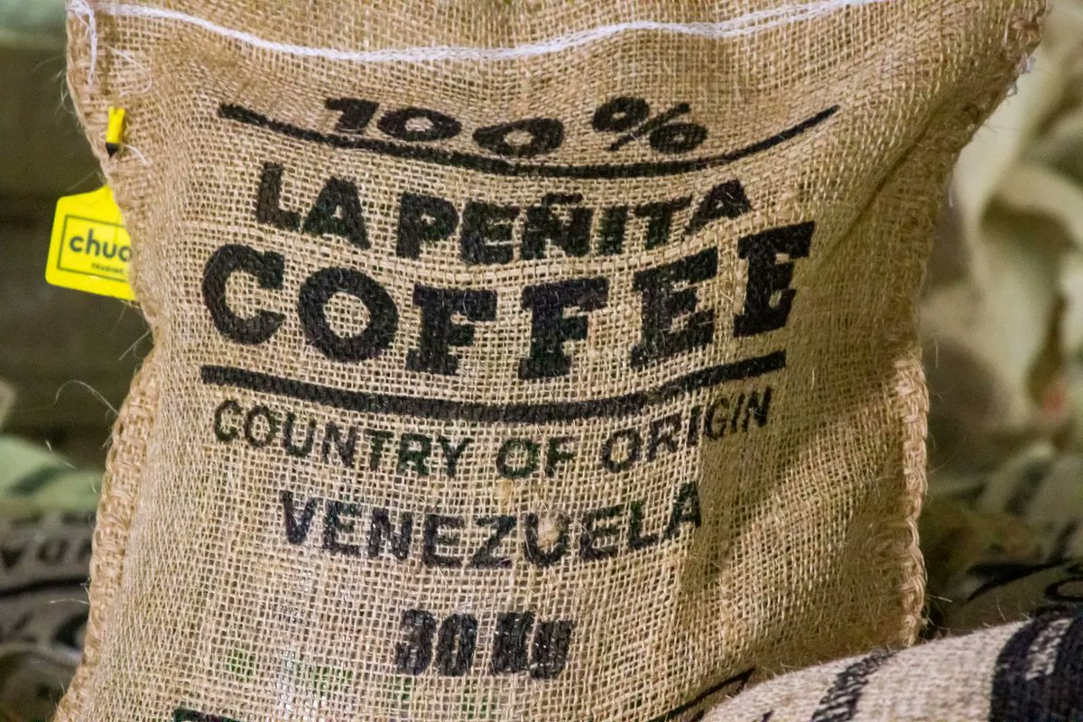 HectoRodriguez's tweet photo. ¡Rumbo a Japón más de 2800 kilogramos de café de especialidad mirandino! ☕

A través del programa Ruta del Café Miranda refundamos la tradición cafetalera de nuestro estado afianzándolo en el mercado nacional e internacional.  

Junto a nuestros caficultores seguimos trabajando para mejorar la producción y diversificar la economía regional.