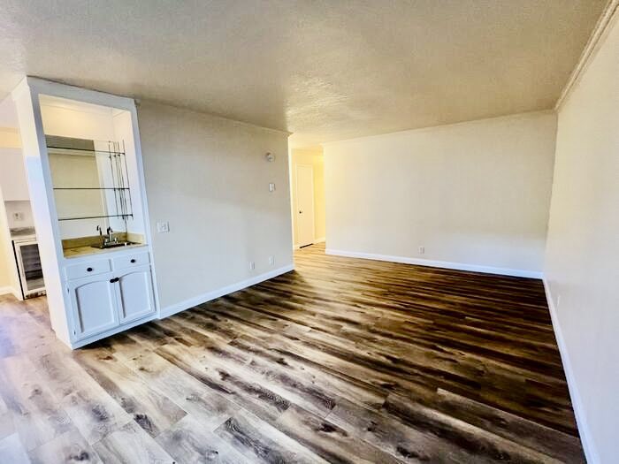 LCHomesSD's tweet image. #FORRENT #SINGLELEVEL!

2308 Altisma Way #123, 
#Carlsbad, CA 

2 master bedrooms/2 baths
Refrigerator/washer/dryer incl. in rent. Water &amp;amp; trash incl. No Pets
 #Availablenow 

Call to visit 760-436-5111 
La Costa Sales &amp;amp; Rentals
License #01502169
More: lchomes.com/10/listing/309…