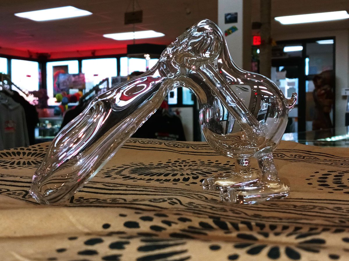 Wait, so your New Year's Resolution was to collect more animal-shaped pipes?! Well then, pop by the Gas Pipe in Garland to add this fella to your menagerie!

#thegaspipe #DFW #smokeshop #animallover #coolpipe #cute