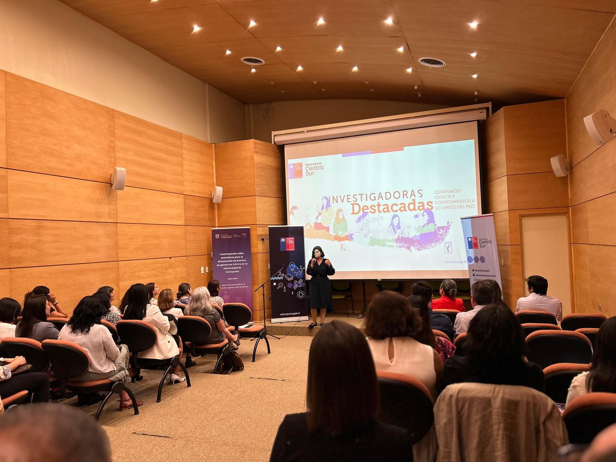 SeremiCienciaB's tweet photo. Muchas felicidades a las Investigadoras Destacadas del Biobío 💜

Hoy la Seremi @sofia_valenzuel junto a la @DPRBiobio @dani_dresdner reconocieron a 16 investigadoras de la región, en una ceremonia donde se busca relevar a científicas que contribuyen al Biobío. #ChileParaTodas https://t.co/MwyoUPZkcS