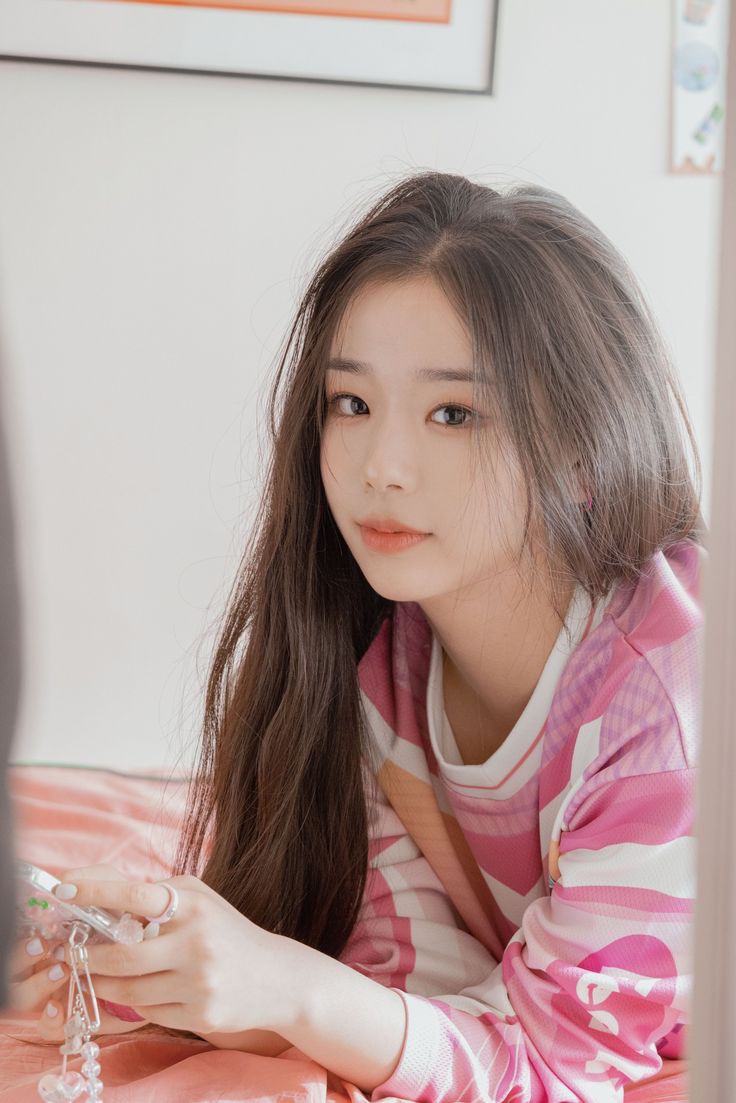chaeyeondaily's tweet photo. – #Chaeyeon like a sylvanian 

#채연 #wav #TripleS #KimChaeYeon https://t.co/wPGMb1Y6Kh
