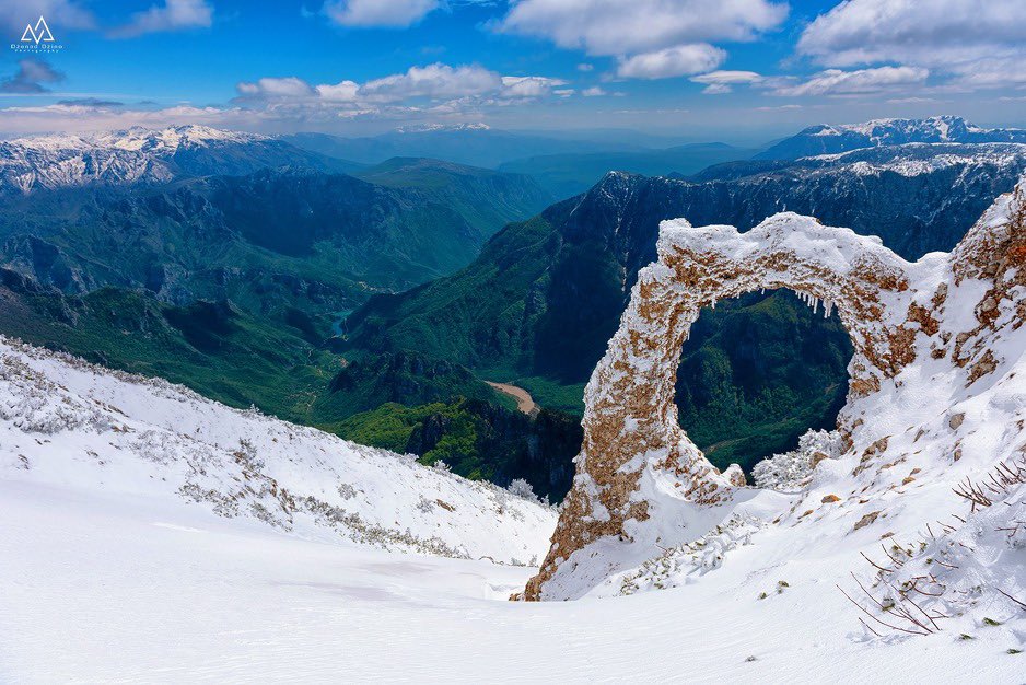 BosnianHistory's tweet photo. Hajdučka vrata (Čvrsnica) 🏔️🇧🇦 https://t.co/wI9QbUGUov