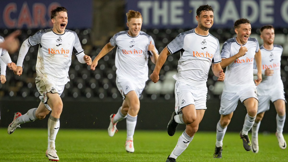 A huge well done to the Swansea City U21’s who defeated Cardiff Met 5-4 on penalties to reach the Nathaniel MG Cup. The former Arsenal goalkeeper, Remy Mitchell with two huge penalty saves in the shoot-out. In to the final they go! 🦢🏴󠁧󠁢󠁷󠁬󠁳󠁿