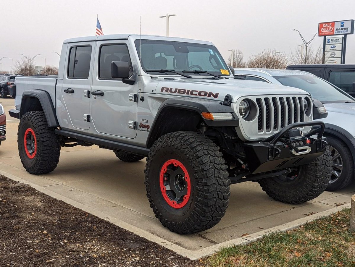 McCarthySubaru's tweet photo. We have a few preowned Jeeps in stock at McCarthy Subaru in Lawrence. Browse our inventory! 👉 https://t.co/6I0TzzgSeL #Subaru #Lawrence #Jeep #Kansas #KS #PreownedJeeps #McCarthySubaru #LawrenceKS #JeepInventory #UsedCars #CarDealership #SubaruDealership #CarInventory https://t.co/XWgCgkYVvn