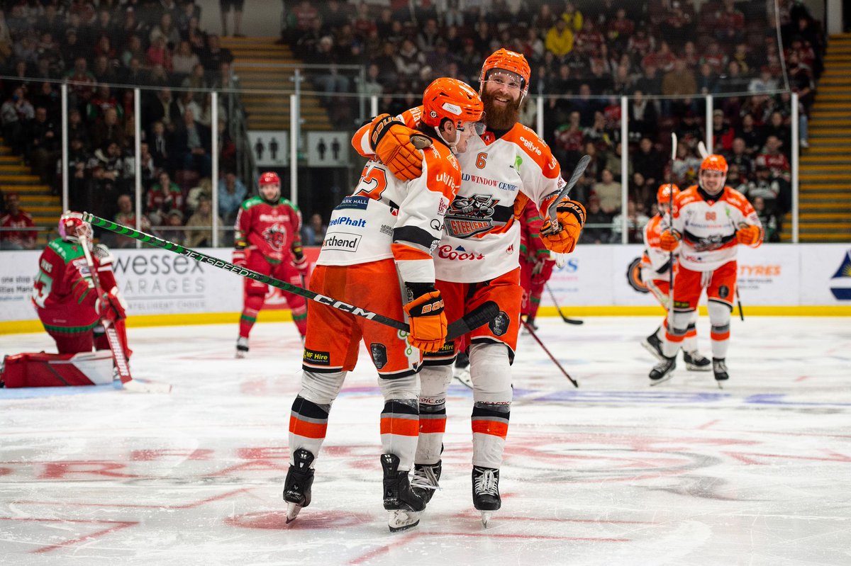 steelershockey's tweet photo. Thanks to James Assinder for the great photos tonight in Cardiff that has helped us with our website updates and social media

#SteelersHockey https://t.co/toXxpNGYFS