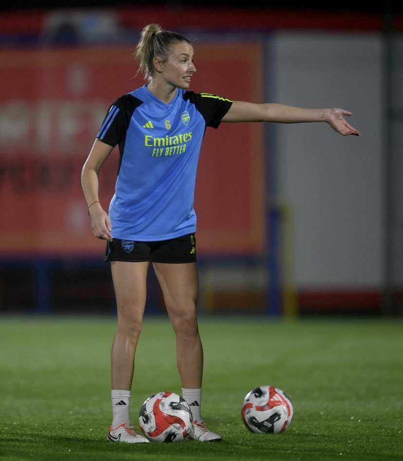 lessirusso_'s tweet photo. Leah back team training ✅
Laura individual training ✅
Teyah running on grass✅
the comebacks are truly on ❤️‍🔥 https://t.co/xhWV7KbiEk