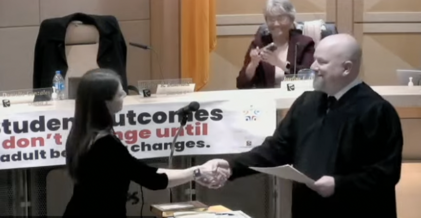 HeatherForNM's tweet photo. It was an honor to be sworn in to the @ABQschools Board this evening by the Chief Judge of the Bernalillo County Metropolitan Court, the Honorable Joshua J. Sánchez. https://t.co/RJFdWV7D3L