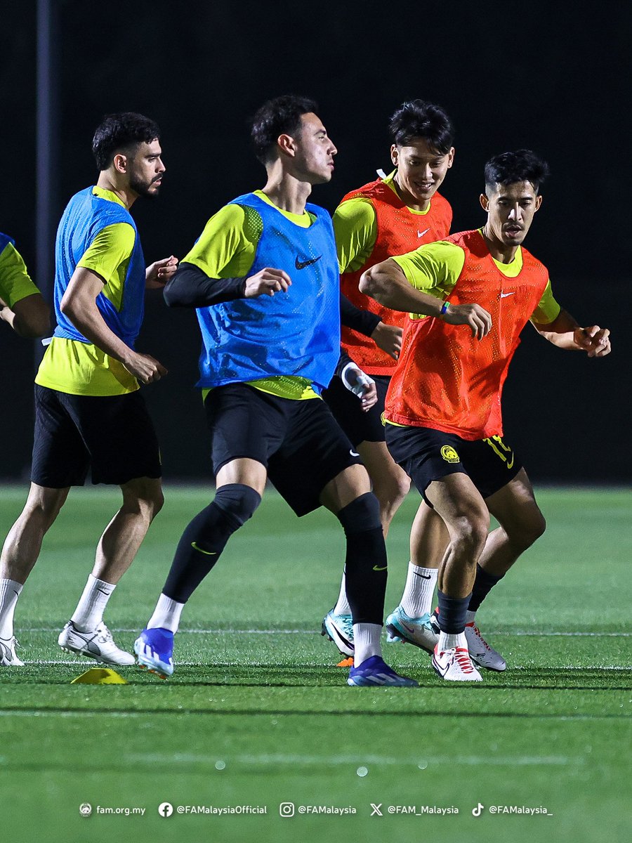 FAM_Malaysia's tweet photo. Hari ketiga sesi latihan skuad Harimau Malaya kendalian Kim Pan Gon di Qatar University, Doha, Qatar, malam tadi.

Bagi saingan Kumpulan E, Piala Asia 2023, Malaysia akan berdepan Jordan pada 15 Januari, Bahrain (20 Januari) dan Republik Korea (25 Januari 2024). https://t.co/TVgUiviJJE
