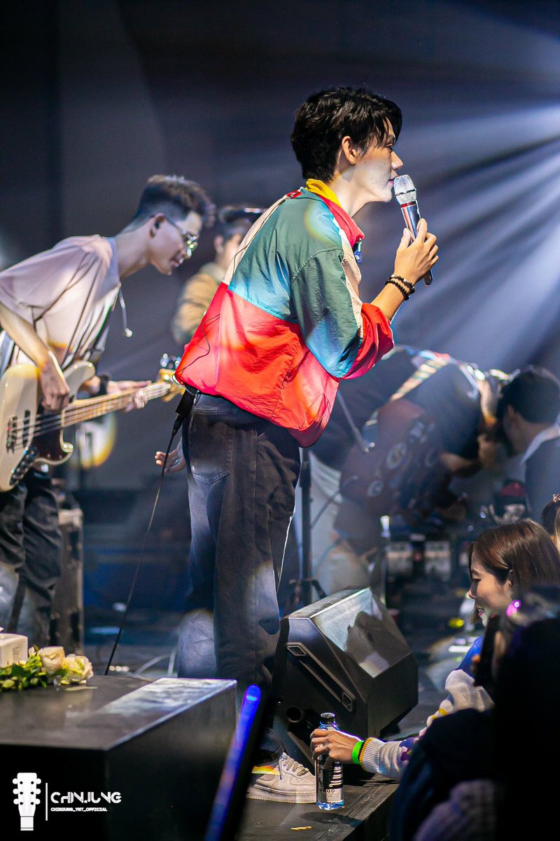 cj_yntofficial's tweet photo. ภาพบรรยากาศคืนข้ามปี 2023 กับ - ชินจัง ญาณาธิป - 🎆💙

#chinjung_ynt 
#jookclub 
#chinjung_ynt_official https://t.co/KVE8biaVQC