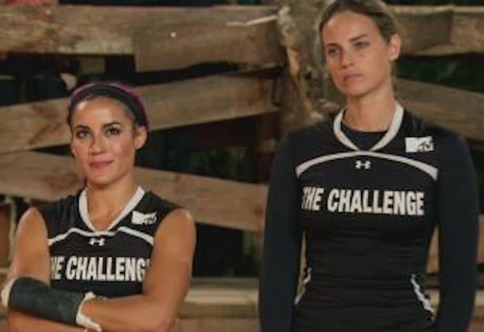 wedontknow36's tweet photo. &amp; in the end, I would still choose the two girls who lost their elimination any day over the other 2 
#TheChallenge39 https://t.co/n4XnrQPTh8