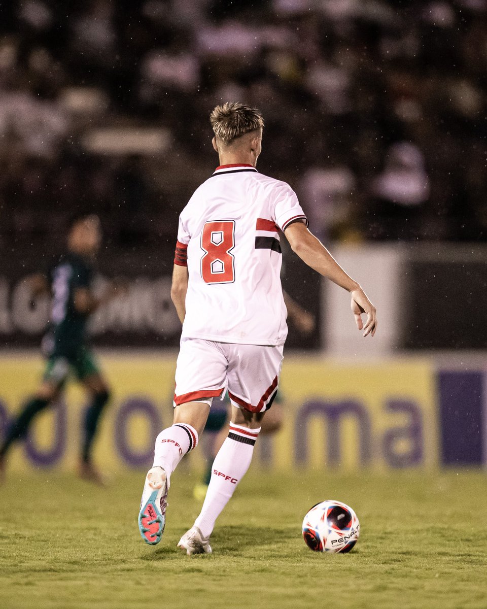 FelipeNegrucci's tweet photo. Feliz pela estreia!🇾🇪 @Copinha https://t.co/YNJbfeQzpn