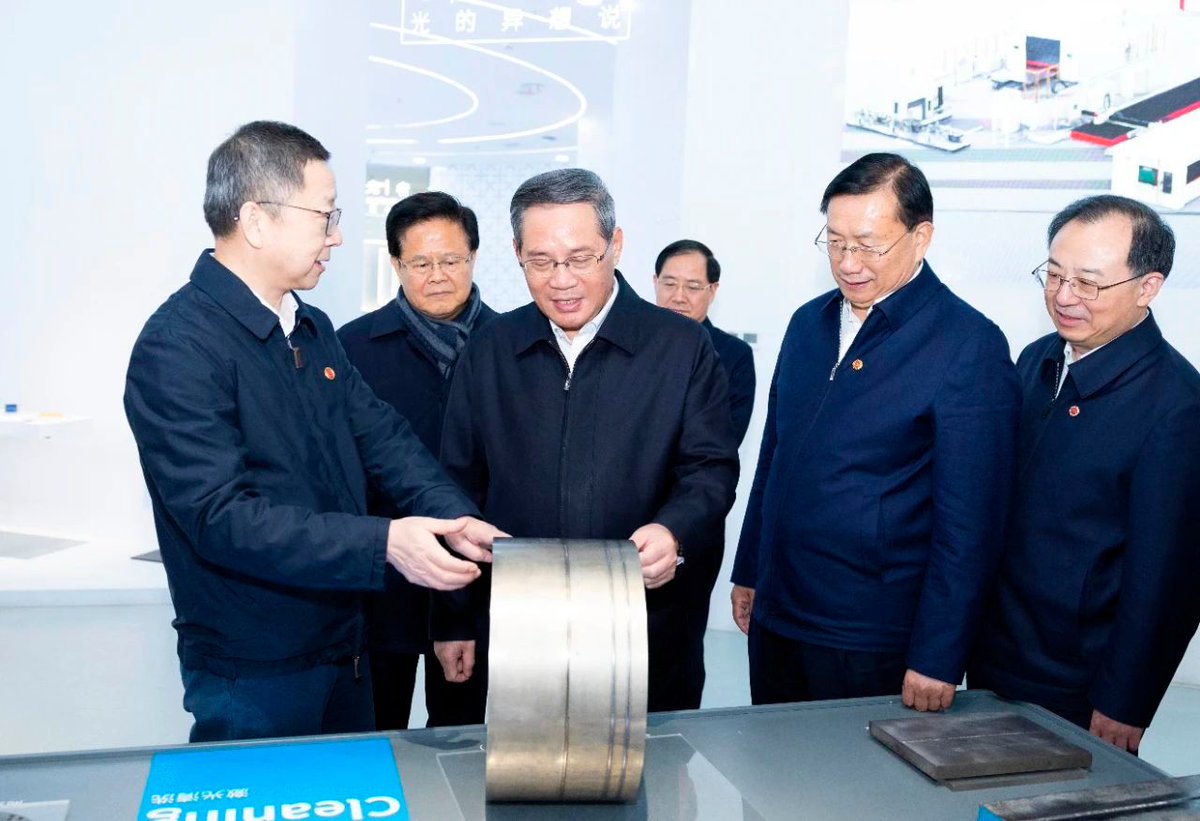 HGTECH_HGLaser's tweet photo. Excited to host the Chinese Premier Li Qiang at #HGTECH! During his visit on Jan 3rd, Premier Li explored our contributions to the laser industry, praising our innovation. Grateful for his support, we're dedicated to ongoing efforts. #PremierVisit https://t.co/QDDXHUiu2V