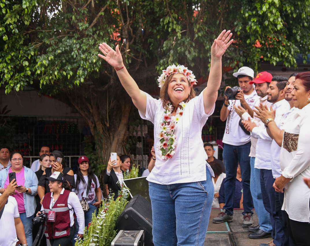 EstebanRZepeta's tweet photo. #SigamosHaciendoHistoriaEnVeracruz de la mano de la ingeniera @rocionahle, nuestra precandidata única por la gubernatura del Estado.

#PorAmorAVeracruz en #Cuitláhuac y en todo México vamos a consolidar el segundo piso de la transformación. 

#ContinuidadConCambio
#UnidadyOrganización
#EsaRaZdesuelo