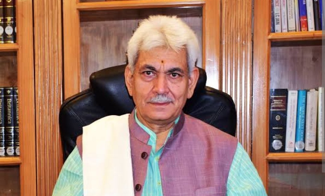 DrRayeesKhan's tweet image. Lieutenant Governor Manoj Sinha emphasizes the critical link between peace and development in Jammu and Kashmir. Affirms that peace is not solely the responsibility of the police and administration but requires active citizen participation. #PeaceForProgress #JandKDevelopment