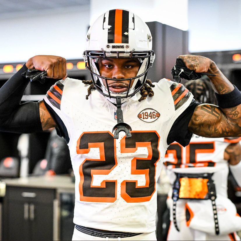 We rarely do this, but retweet this post if you think Martin Emerson Jr. should’ve made the Pro Bowl. - Lowest passer rating allowed by all CBs in 2023 (47.8) - 4 INT, 33 receptions allowed - ZERO TD allowed #Browns #DawgPound @MartyMargg1