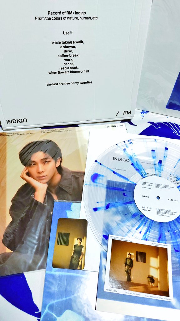 ShikiGee's tweet photo. The indigo vinyl is truly beautiful 🥹💙
#RM #KimNamjoon #Indigo @TheHeolloPH https://t.co/FoLziOlaQ6