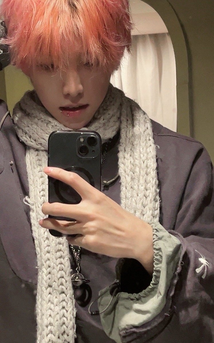 Lookinho para ir buscar a alma. Tá um frio do K7, tomara que a casa tenha lareira.