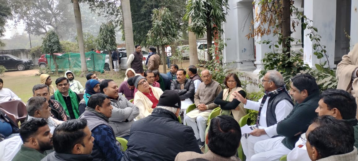 #युवा_संसद राष्ट्रीय लोक दल
आगामी 7 जनवरी 2024 को मेरठ में प्रस्तावित #युवा_संसद जिसमे मुख्य अतिथि मजदूर-किसान और नौजवानों के नेता RLD अध्यक्ष आदरणीय चौधरी जयंत सिंह जी होंगें की तैयारी बैठक करते पार्टी नेतागण